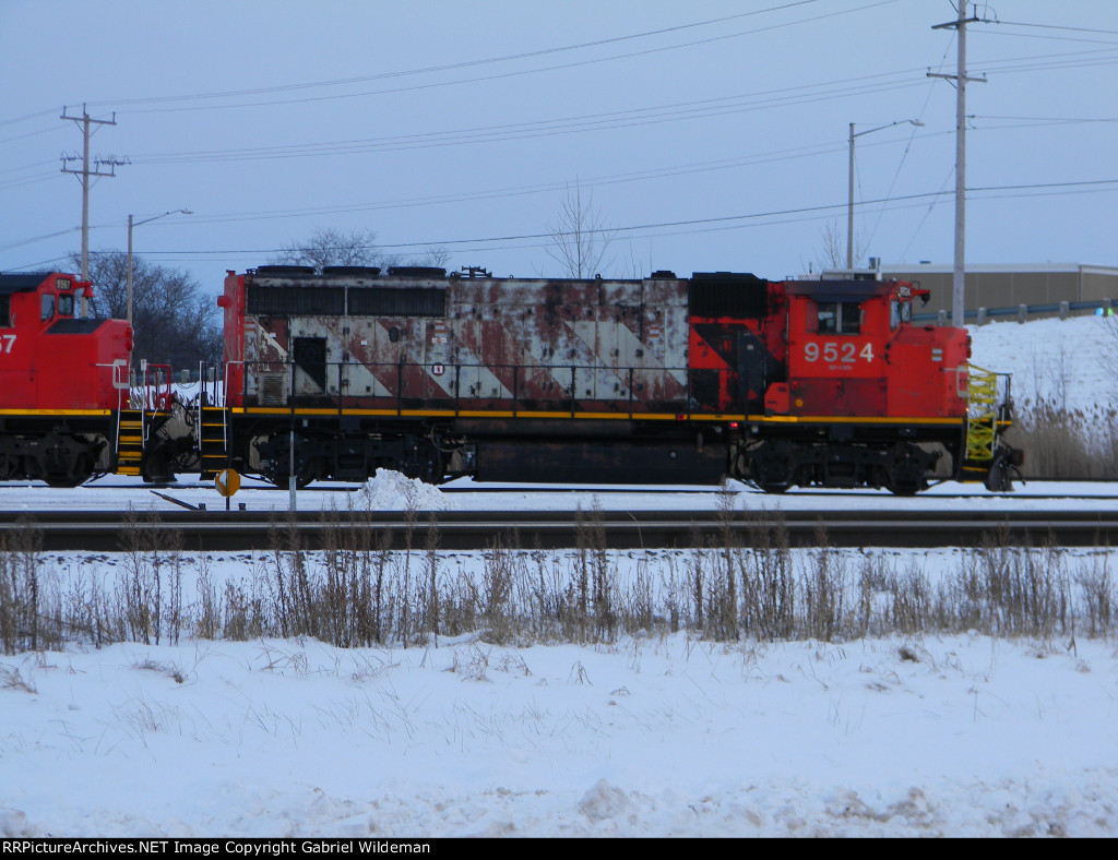 CN 9524 rests